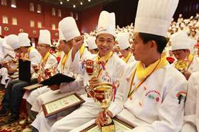 新东方烹饪雄霸第25届厨师节赛场 独占金牌鳌头