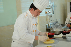 上海新东方烹饪学校怎么样？经典西点专业能学到些什么？