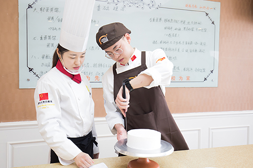 在新东方学西点有什么优势