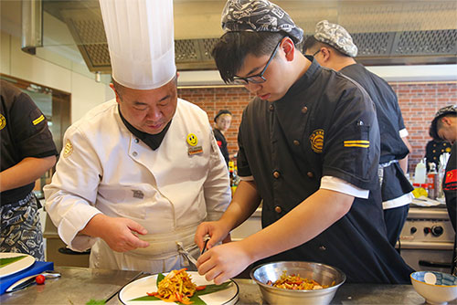 厨师烹饪培训学费多少