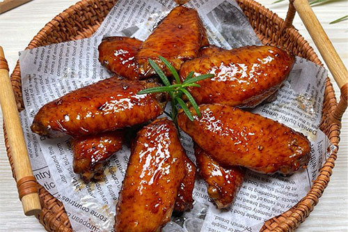 蒜香蜜汁鸡翅的做法——新东方烹饪教育