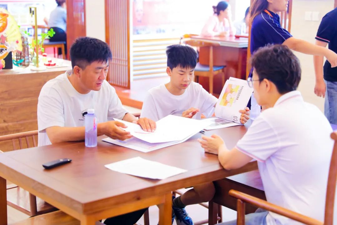 不止是就业丨新东方五维发展计划如何让学子获得持续增值能力