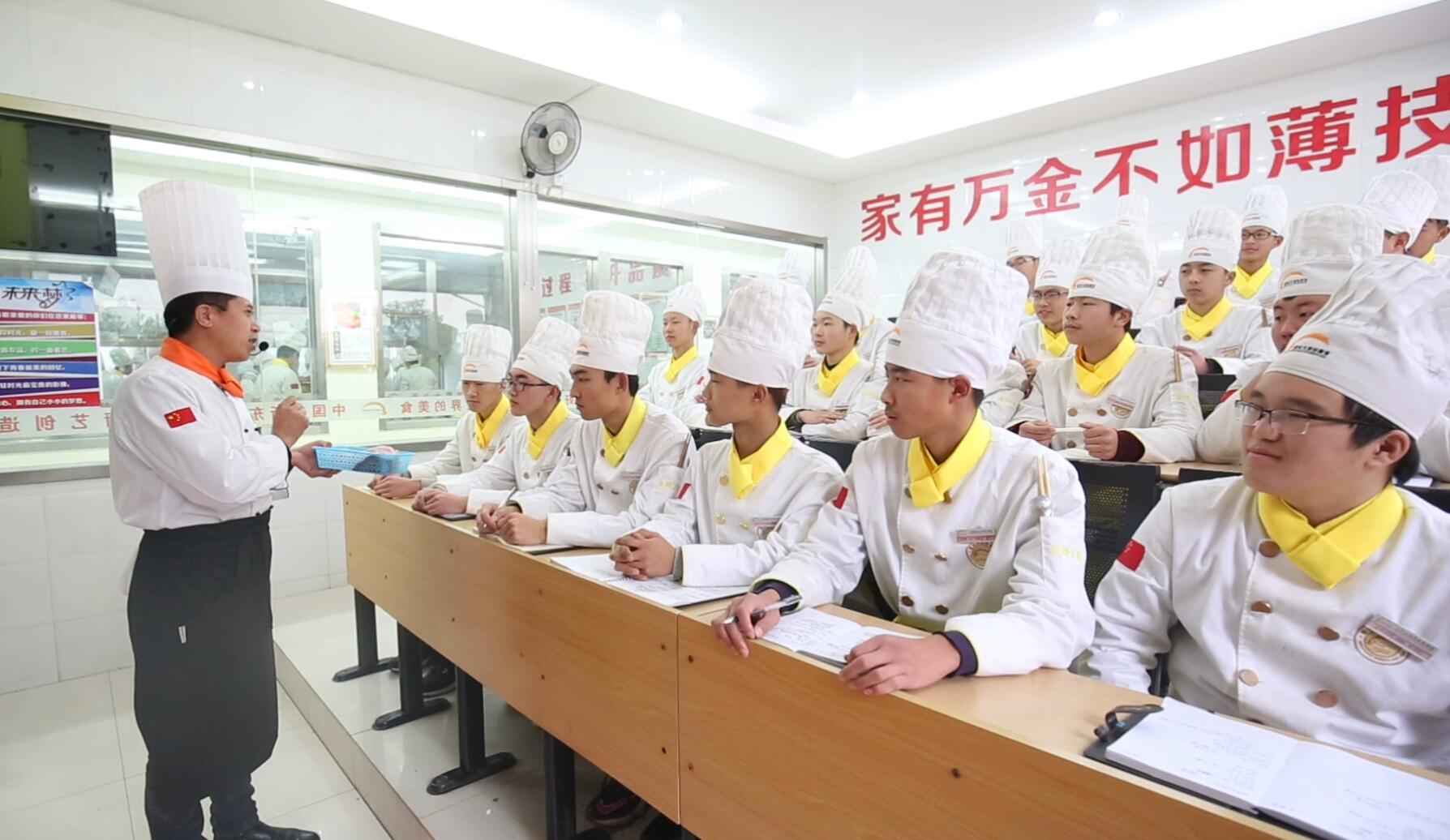 从新东方烹饪学校到上海站，走苏州站近还是走昆山南站近?