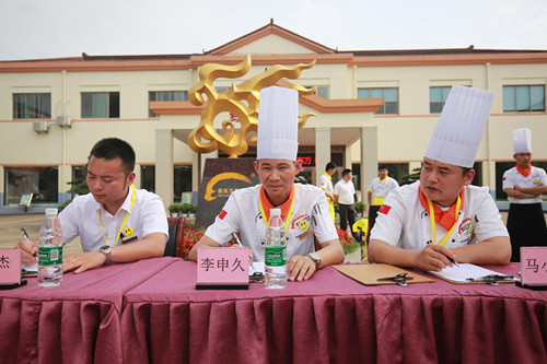 上海新东方烹饪学校的学费大概是多少？