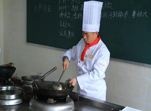 上海学厨艺去哪个学校最好？