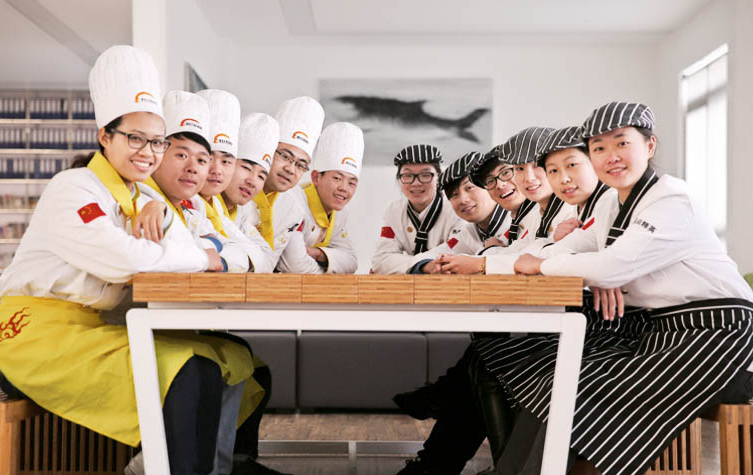 新东方厨师学校学费是多少钱？