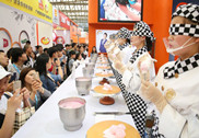 国际烘焙展火热开幕，上海新东方学子现场彪技引围观