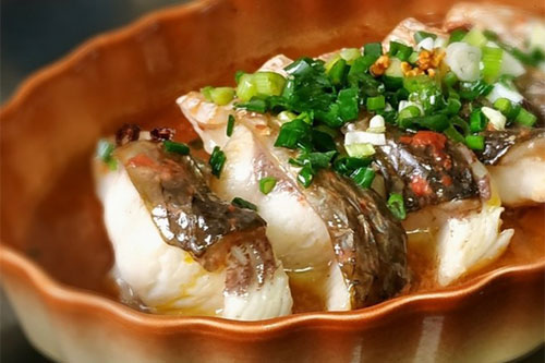 腐乳蒸鱼块的做法——新东方烹饪学校