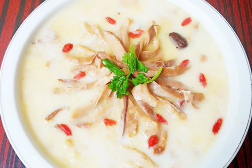 奶白猪肚鸡汤的做法——新东方烹饪学校