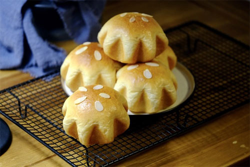 椰蓉八角星面包的做法——新东方烹饪学校