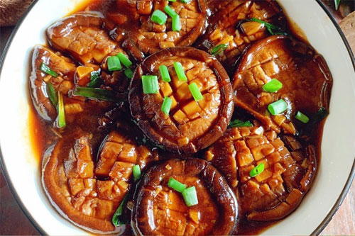 红烧香菇的做法——新东方烹饪学校