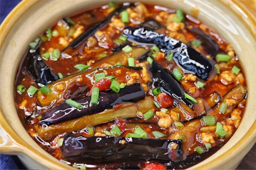 鱼香茄子煲的做法——新东方烹饪学校
