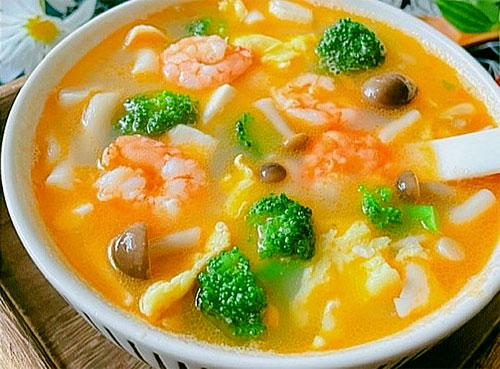 豆腐鲜虾菇菌汤的做法——新东方烹饪学校