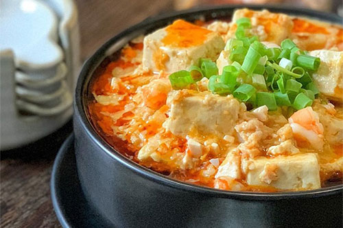 咸蛋豆腐煲的做法——新东方烹饪教育