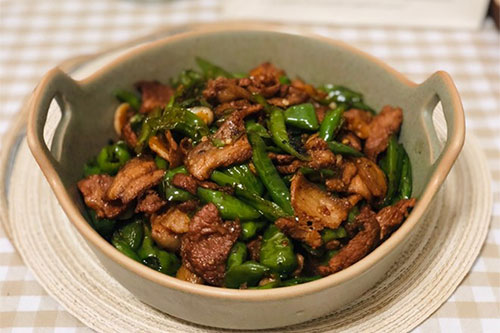 湖南小炒肉的做法——新东方烹饪教育